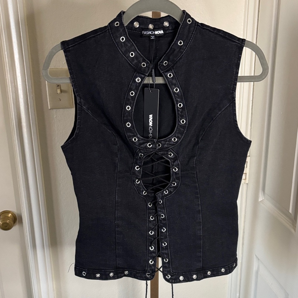 Fashion Nova Black Grommet Detail Top